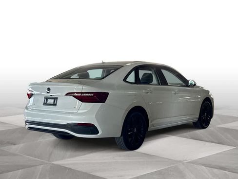 Used 2024 Volkswagen Jetta SE w/ Panoramic Sunroof Package FWD image 8