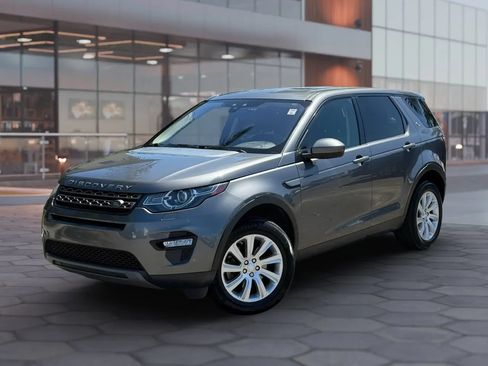 Used 2018 Land Rover Discovery Sport SE AWD/4WD image 2