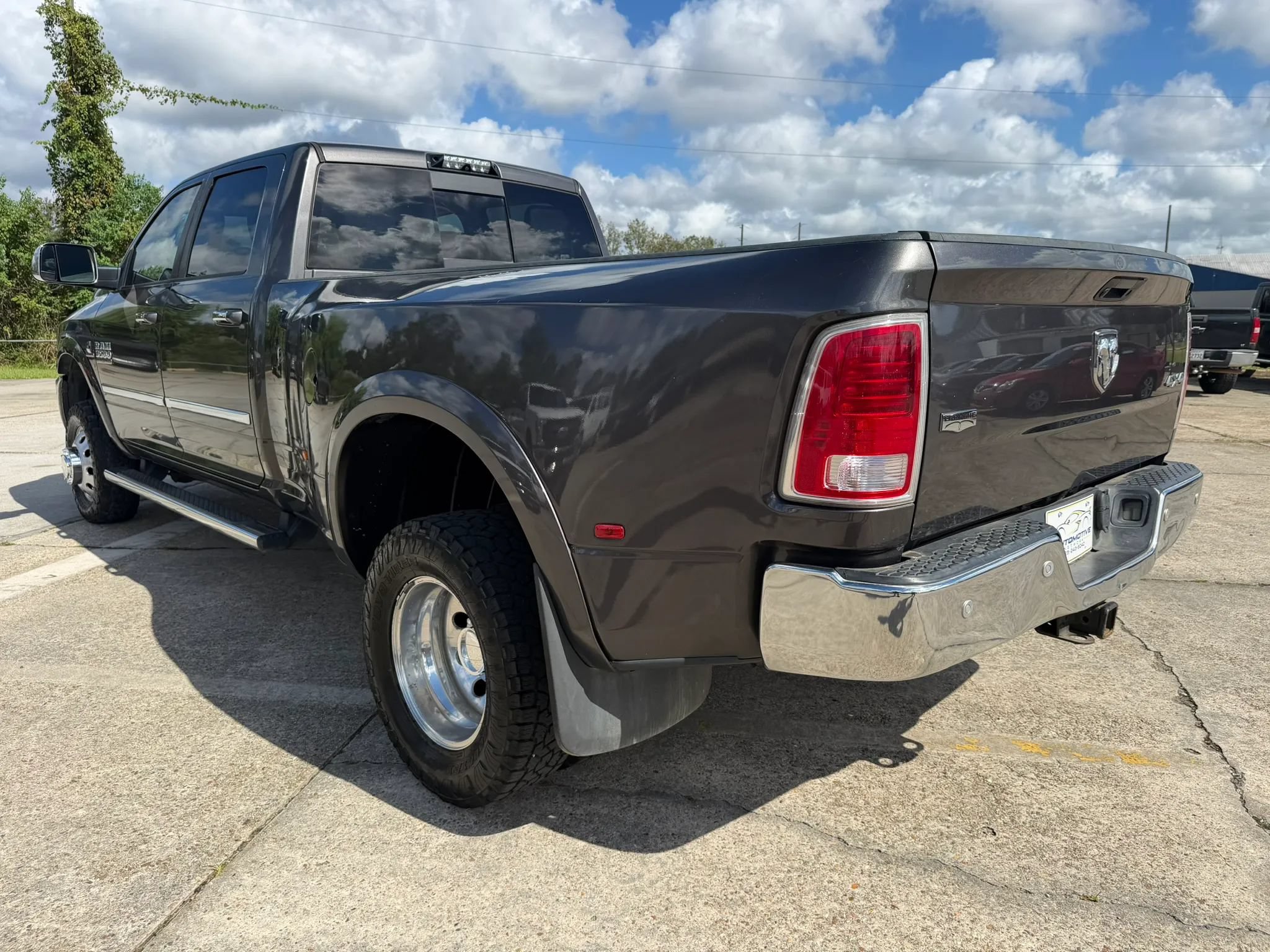 Used 2018 RAM 3500 Laramie AWD/4WD image 3