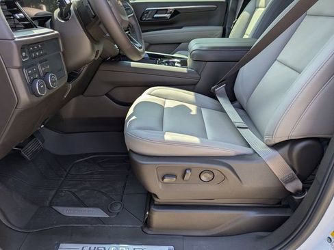 New 2026 Chevrolet Suburban LT w/ Comfort Package AWD/4WD image 11