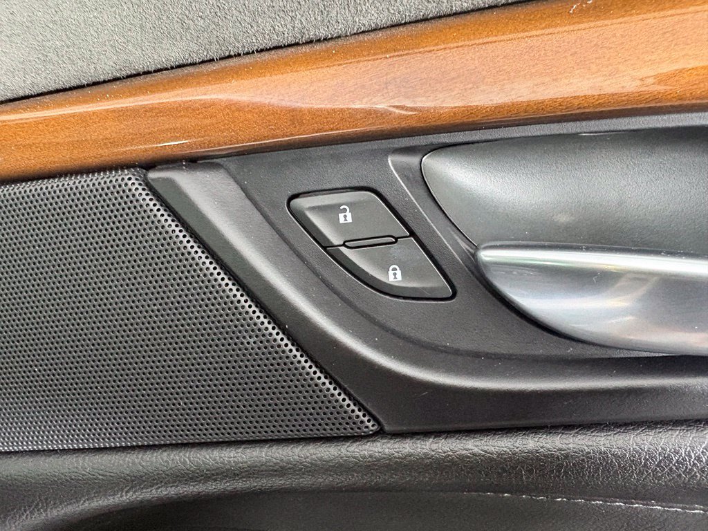 Used 2019 Cadillac Escalade Luxury AWD/4WD image 45