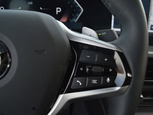 Used 2025 BMW 230i Coupe w/ M Sport Package image 16