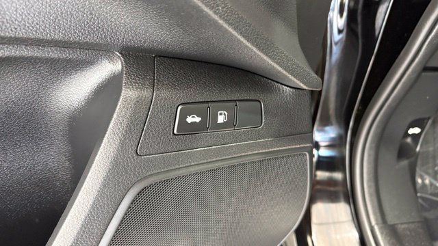 Used 2019 Honda Clarity Plug-In Hybrid image 14