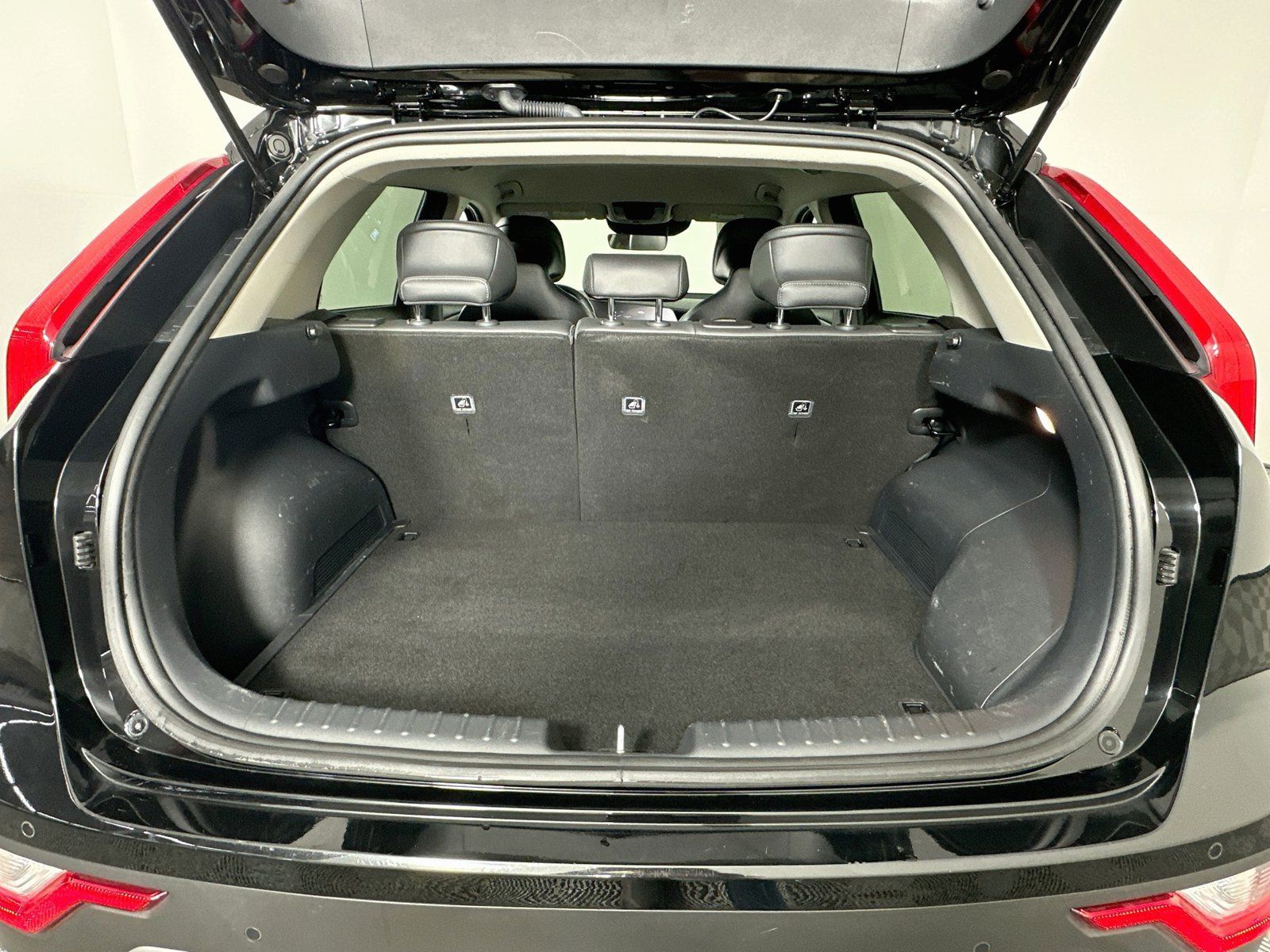 Used 2025 Kia Niro EX FWD image 27