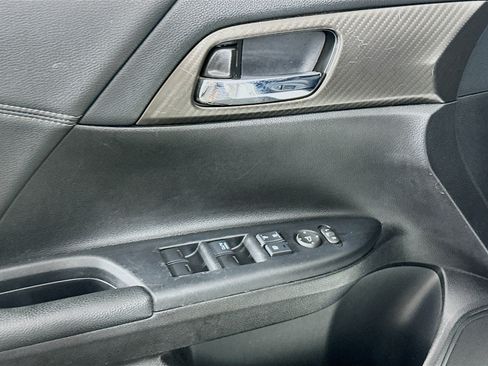 Used 2017 Honda Accord Sport image 15