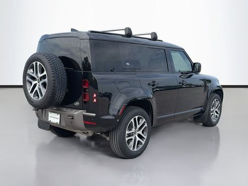 Used 2023 Land Rover Defender 110 X-Dynamic SE AWD/4WD image 5
