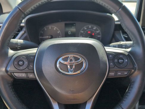 Used 2024 Toyota Corolla Cross LE image 17