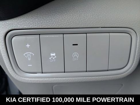 Certified 2025 Kia Soul LX w/ LX Technology Package FWD image 18