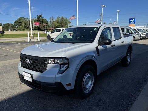 New 2025 Ford Maverick XL image 30