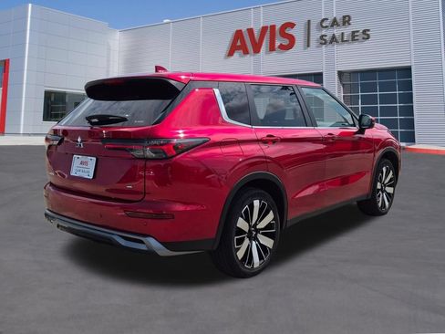 Used 2025 Mitsubishi Outlander SE AWD/4WD image 5
