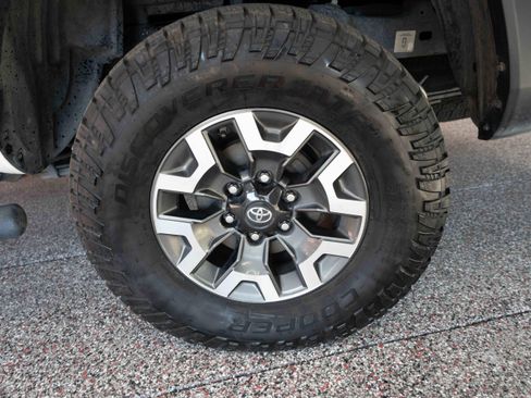 Used 2019 Toyota Tacoma TRD Off-Road image 28