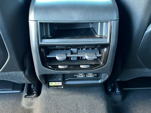 New 2025 Jeep Grand Cherokee Altitude image 25