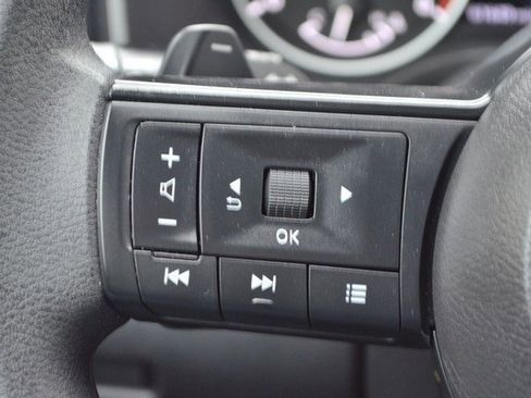 Used 2024 Nissan Rogue S image 20