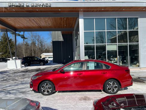 Used 2020 Kia Forte LXS image 2