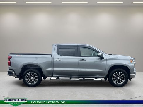 Used 2024 Chevrolet Silverado 1500 LT AWD/4WD image 8