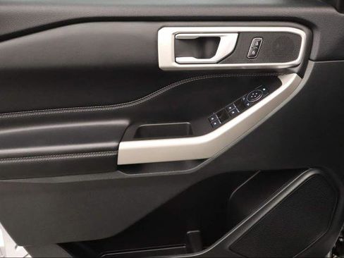 Certified 2023 Ford Explorer XLT w/ Equipment Group 202A image 34