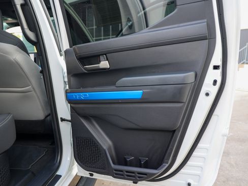 Used 2024 Toyota Tacoma TRD Off-Road image 33