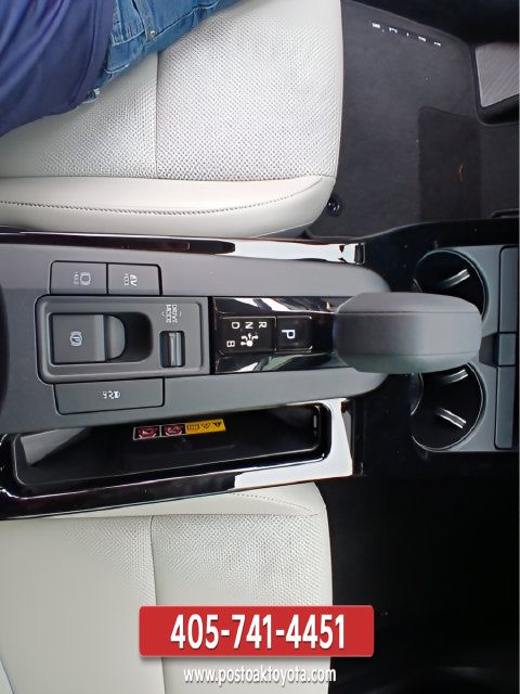 New 2027 Toyota Prius FWD image 28