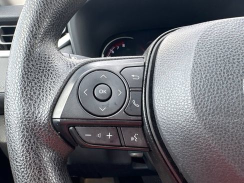 Used 2024 Toyota RAV4 XLE FWD image 9