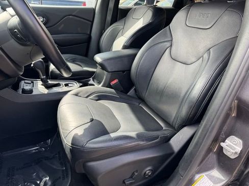 Used 2020 Jeep Cherokee High Altitude AWD/4WD image 5