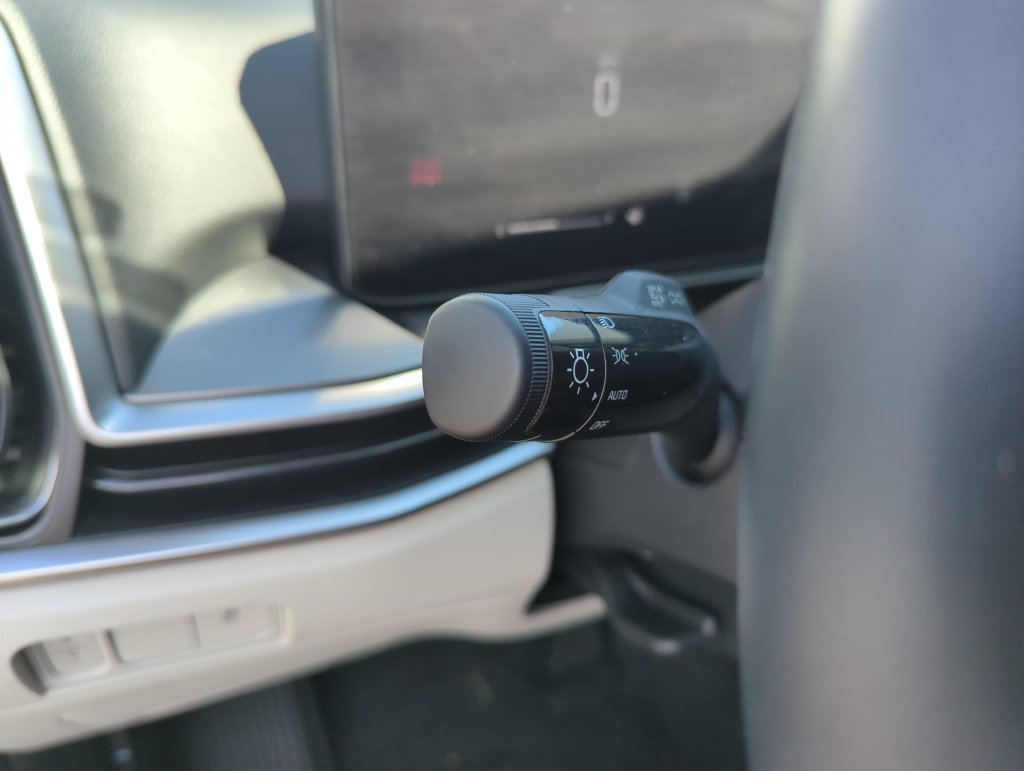 Used 2025 Kia Sorento S w/ Panoramic Sunroof Package FWD image 21