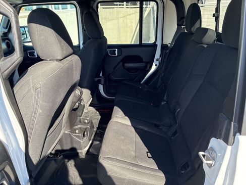 Used 2020 Jeep Gladiator Sport w/ Quick Order Package 24S image 17