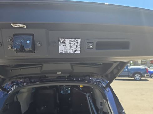 Used 2021 Toyota Sienna Platinum FWD image 30