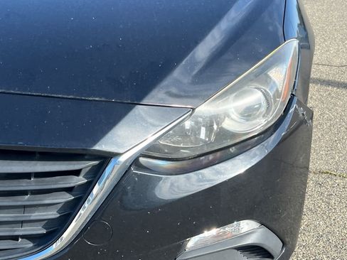 Used 2016 MAZDA MAZDA3 i Sport FWD image 11