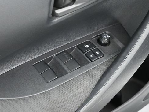 Used 2025 Toyota Corolla LE image 9