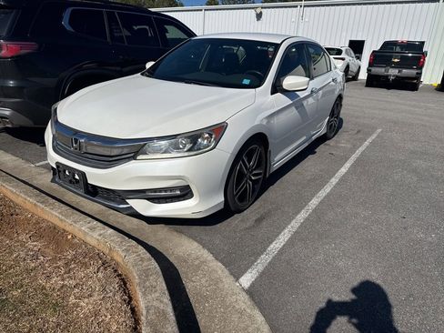 Used 2017 Honda Accord Sport Special Edition image 6