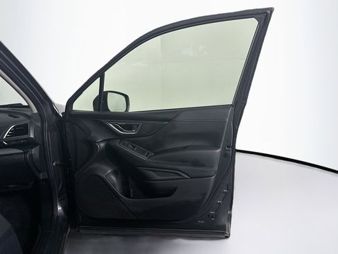 Used 2020 Subaru Forester Limited image 33