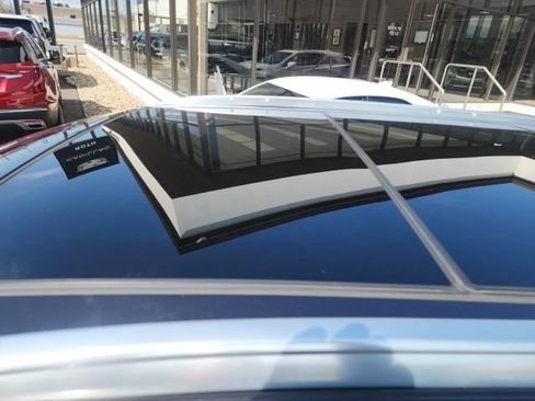 Used 2018 Cadillac XT5 Premium Luxury w/ Driver Assist Package image 9