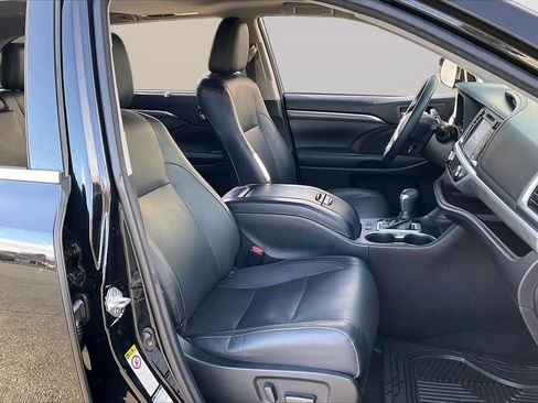 Used 2018 Toyota Highlander Limited image 25