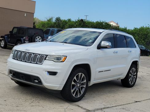 Used 2018 Jeep Grand Cherokee Overland AWD/4WD image 2