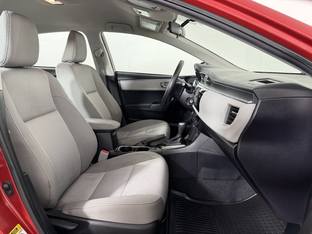 Used 2015 Toyota Corolla LE FWD image 27