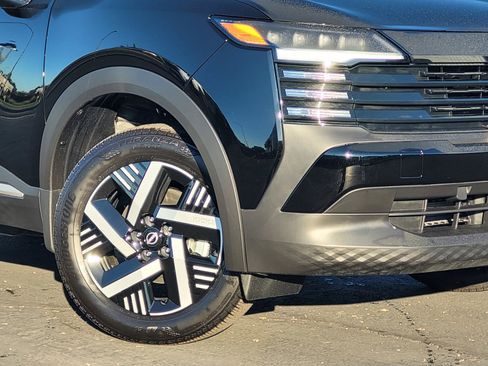 New 2026 Nissan Kicks SV image 3