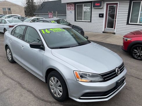 Used 2016 Volkswagen Jetta S image 5