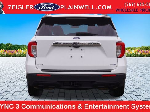 Used 2020 Ford Explorer XLT w/ Comfort Package image 4