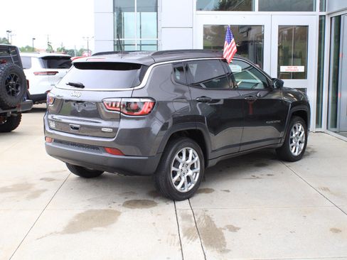 Used 2023 Jeep Compass Latitude AWD/4WD image 6
