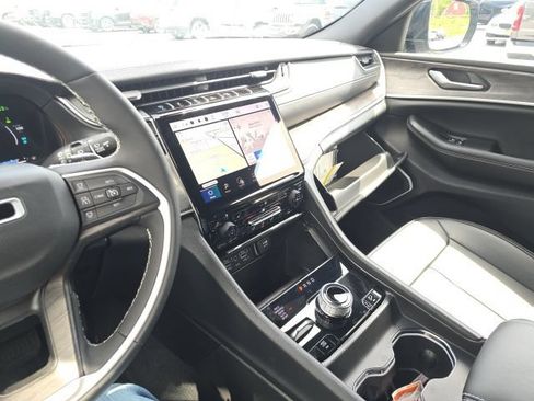 Used 2024 Jeep Grand Cherokee Limited 4xe AWD/4WD image 27