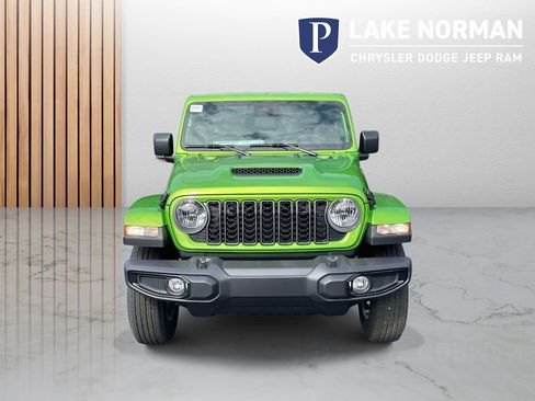 New 2025 Jeep Gladiator Sport AWD/4WD image 3