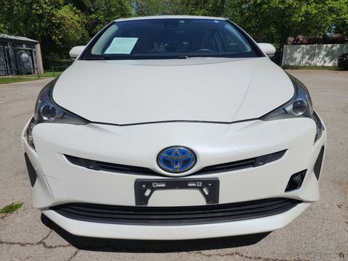 Used 2017 Toyota Prius Two w/ Prius Two Safety Plus Package image 2