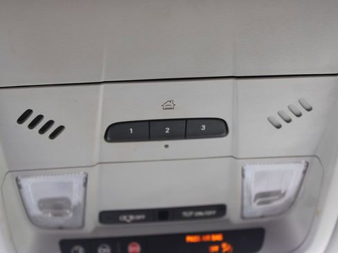 Used 2020 Chevrolet Blazer LT image 33