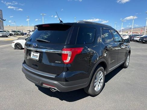 Used 2018 Ford Explorer XLT w/ Equipment Group 202A AWD/4WD image 7