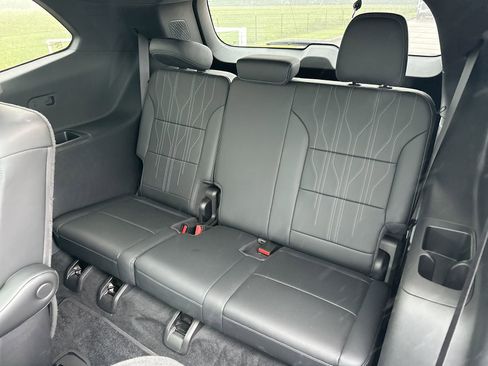 Used 2025 Buick Enclave Avenir w/ Super Cruise Package FWD image 25