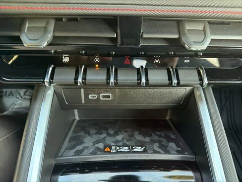 Certified 2024 Chevrolet Colorado Z71 w/ Z71 Convenience Package 2 image 31