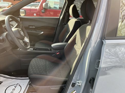 Used 2024 Nissan Kicks SR image 9