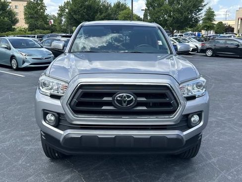 Used 2020 Toyota Tacoma SR5 w/ Technology Package AWD/4WD image 9