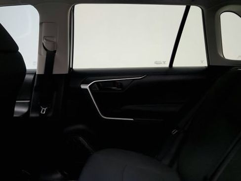 Used 2022 Toyota RAV4 LE FWD image 43