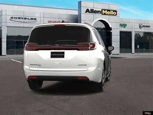 New 2024 Chrysler Pacifica Limited w/ S Appearance Package image 14